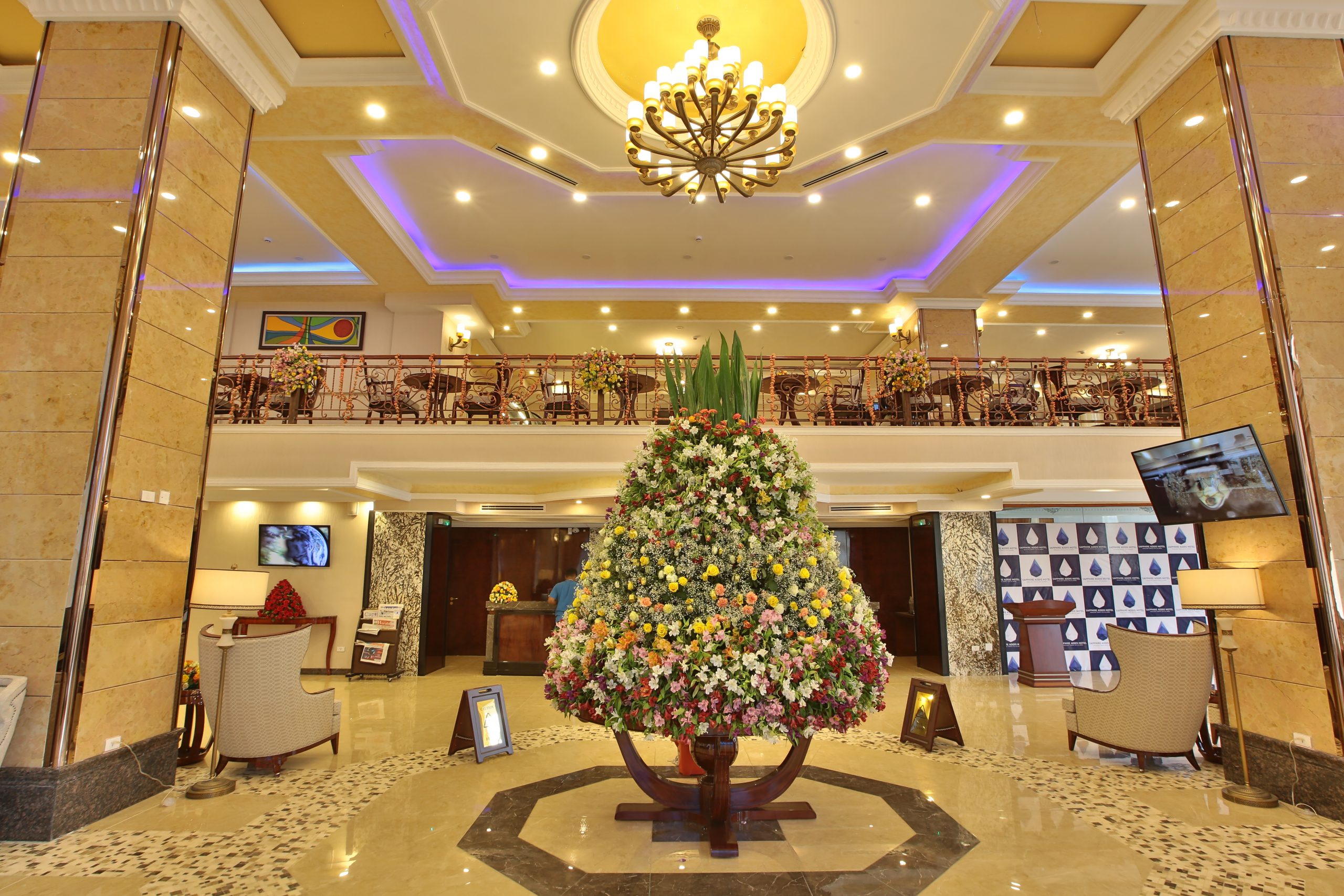 Sapphire Addis Hotel: Lobby