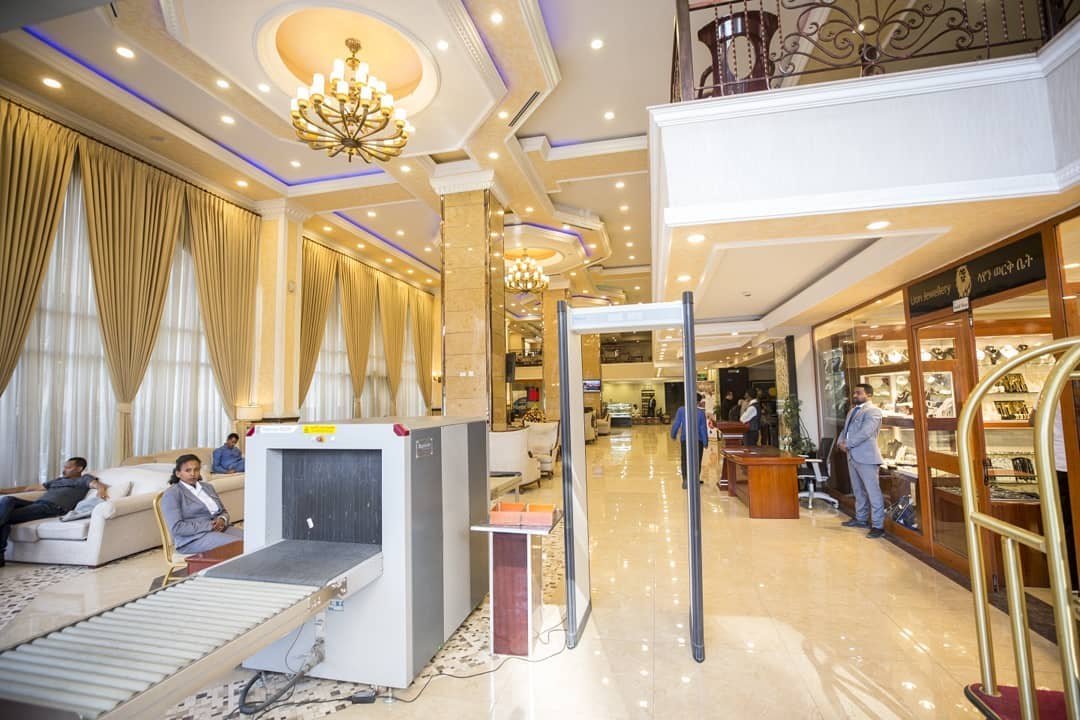 Sapphire Addis Hotel: Lobby