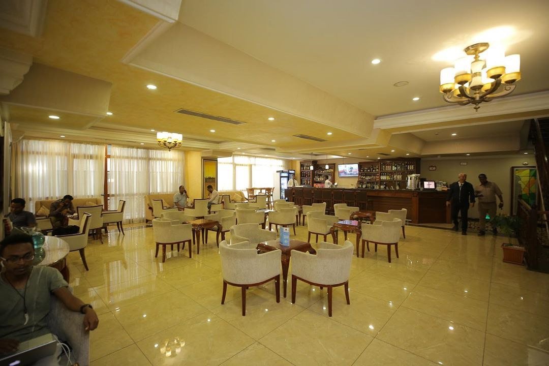 Sapphire Addis Hotel: Dining area